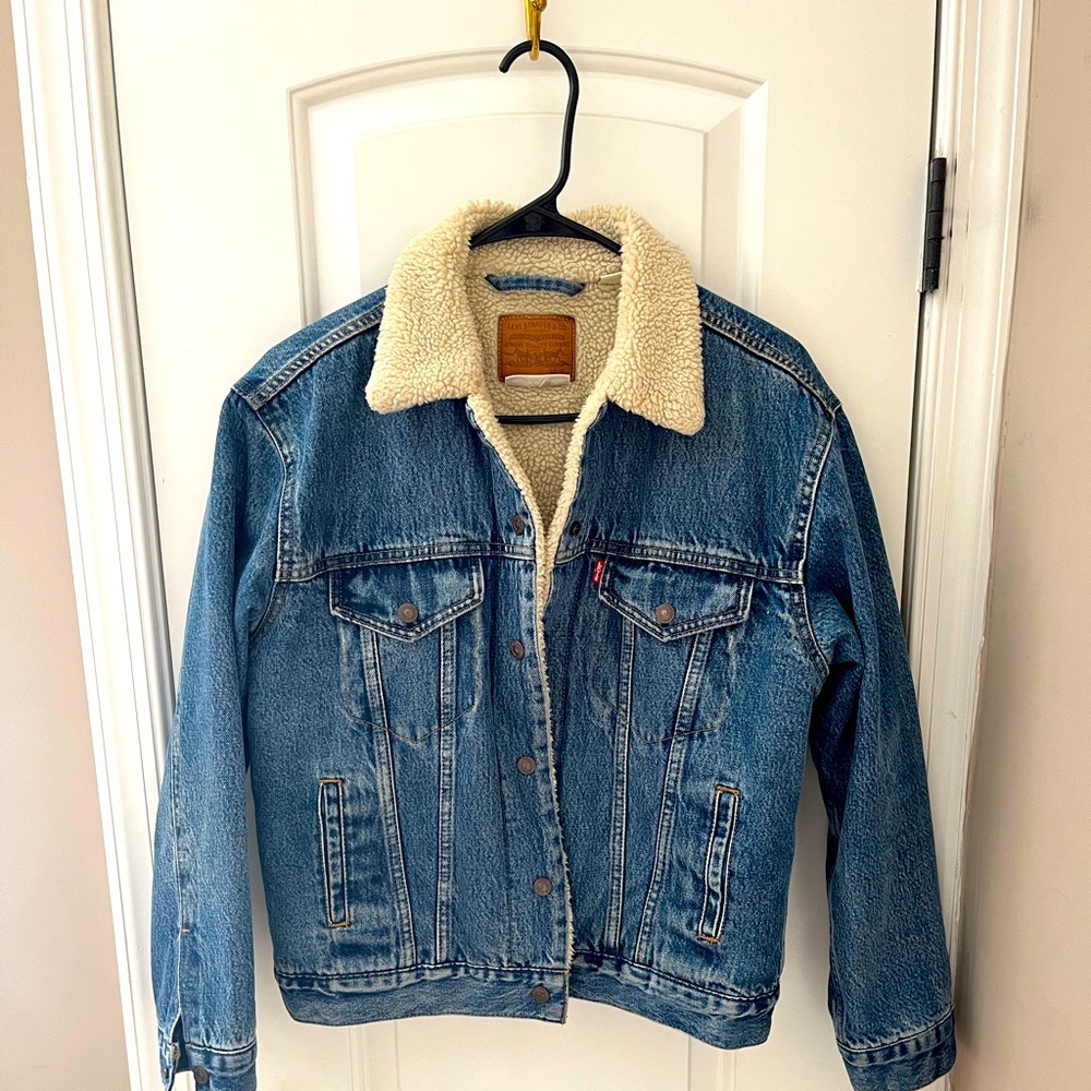 Levi’s Sherpa Jean jacket. Size small.